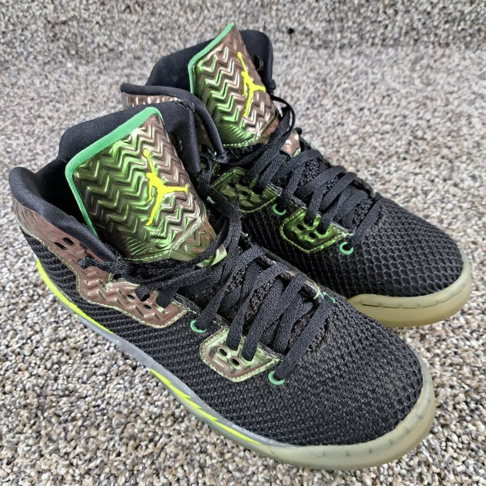 JORDAN Spike Forty GG Black/Green 811121-017 Youth SIZE 6.5 Y